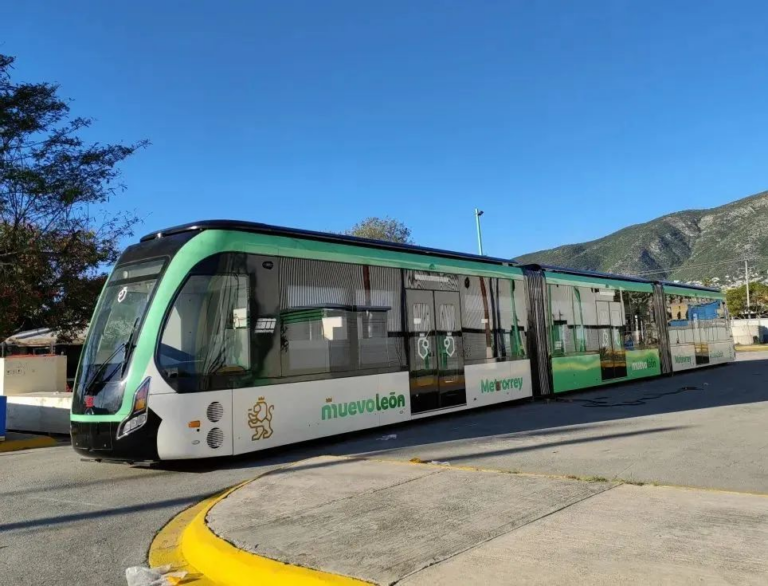 Vehículo de demostración DRT de CRRC Puzhen en Monterrey