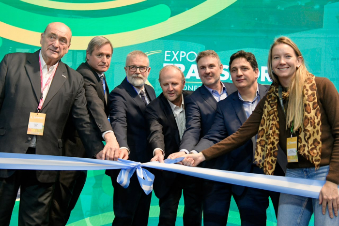 Vehículos y desarrollos tecnológicos exhibidos durante Expo Transporte 2026 en La Rural.