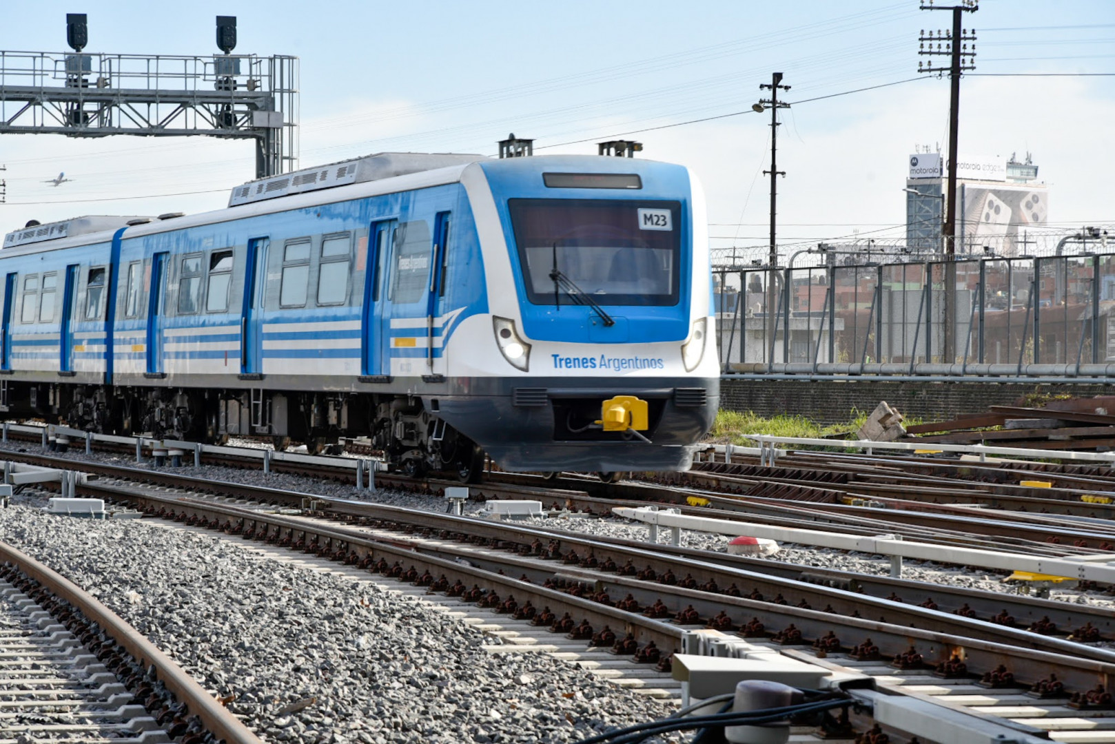 Formación de la Línea Mitre operada por Trenes Argentinos.