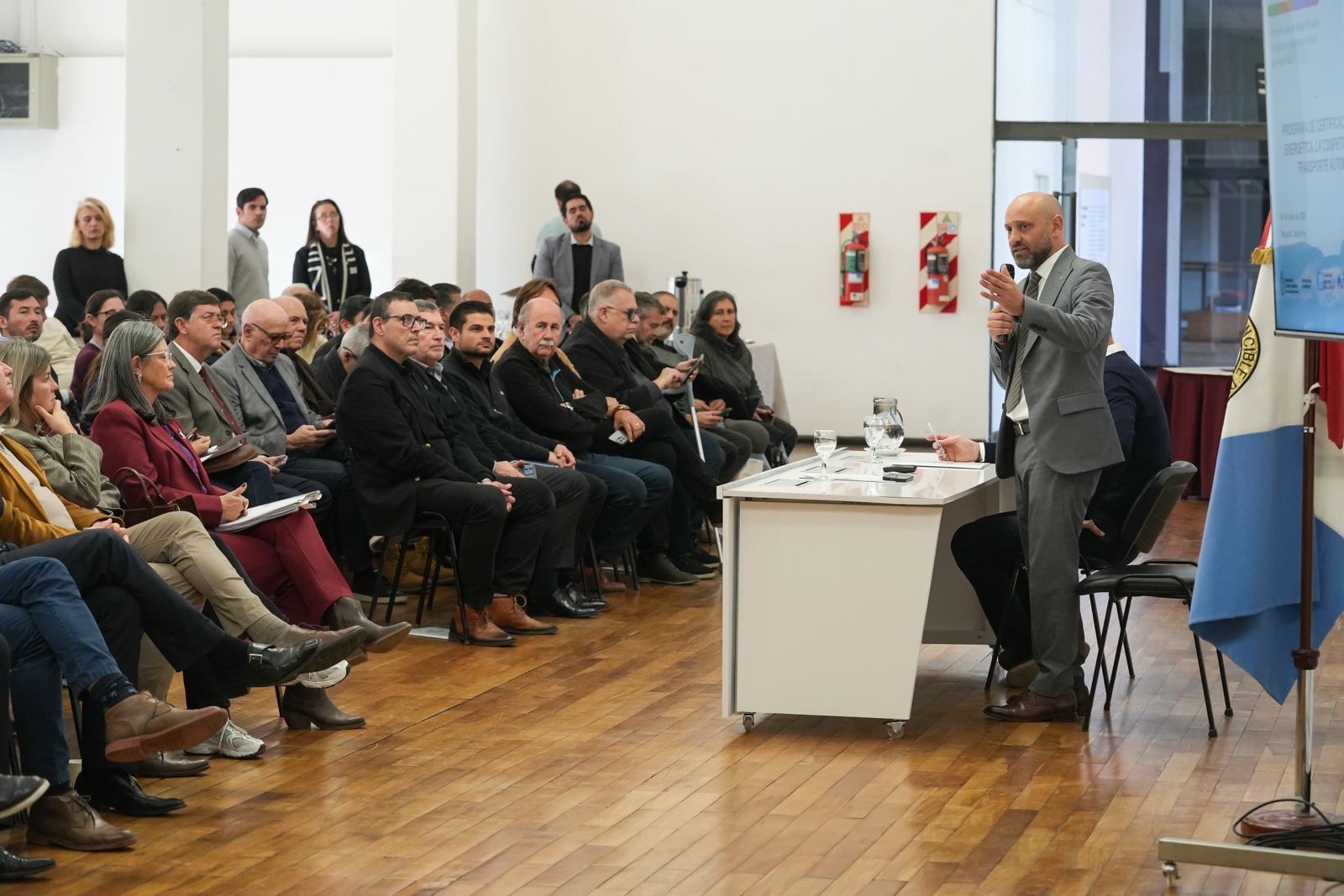 Presentación de la Mesa Provincial de Transición Tecnológica del Transporte de Cargas ante representantes del sector público y privado