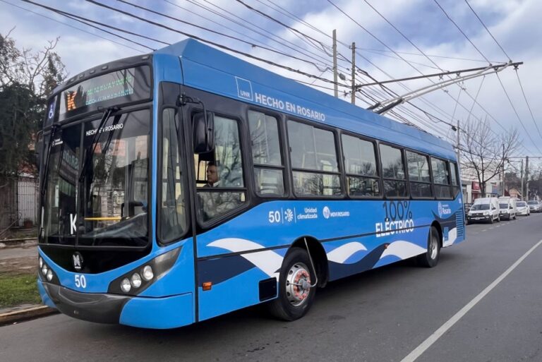 Dos nuevos trolebuses eléctricos se suman a la línea K