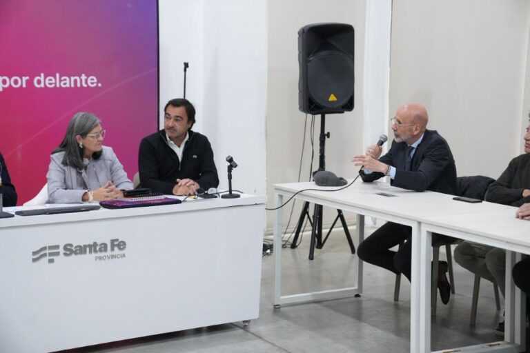 Reunión institucional de presentación del sistema de movilidad metropolitano de Rosario