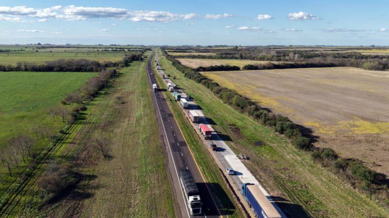Antes de la creciente, revisan los caminos