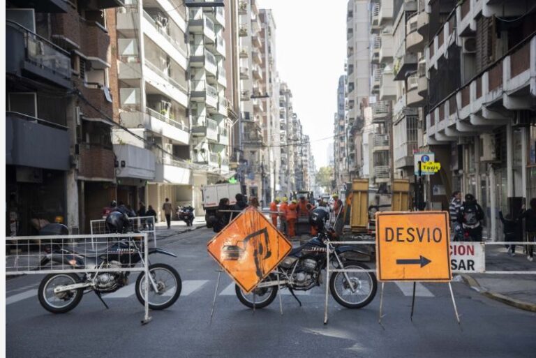 Seis cortes y cinco reducciones de calzada este domingo en Rosario