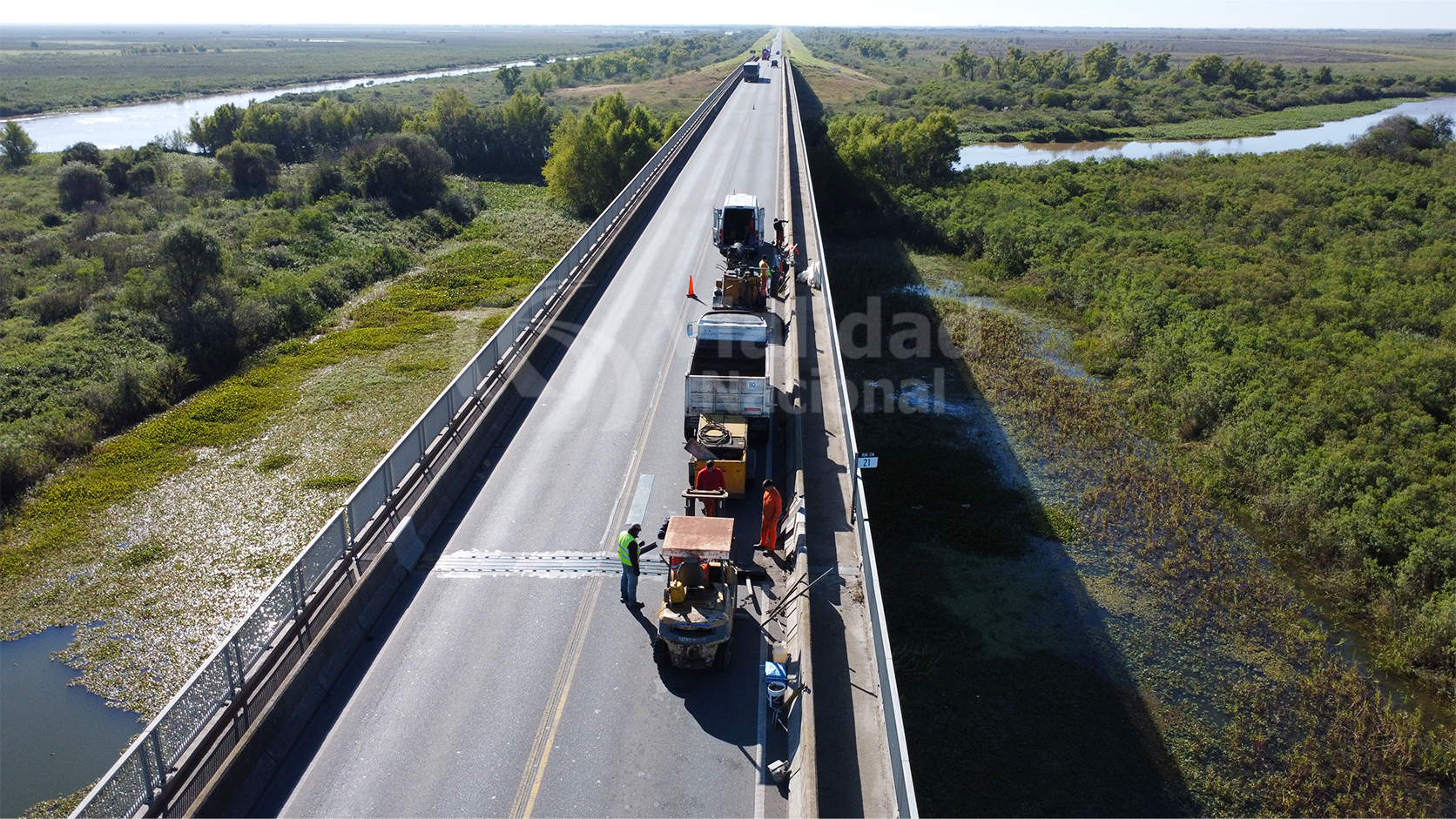 Calzada de la conexión vial Rosario–Victoria sobre la Ruta Nacional 174.