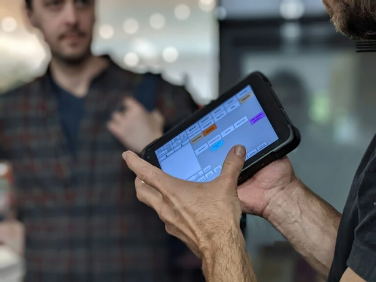 Uso de una tableta para gestionar documentación digital